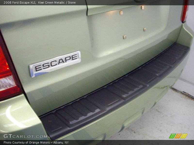 Kiwi Green Metallic / Stone 2008 Ford Escape XLS