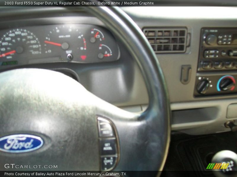 Oxford White / Medium Graphite 2003 Ford F550 Super Duty XL Regular Cab Chassis