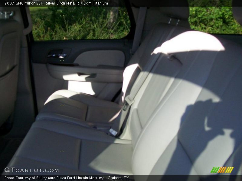 Silver Birch Metallic / Light Titanium 2007 GMC Yukon SLT
