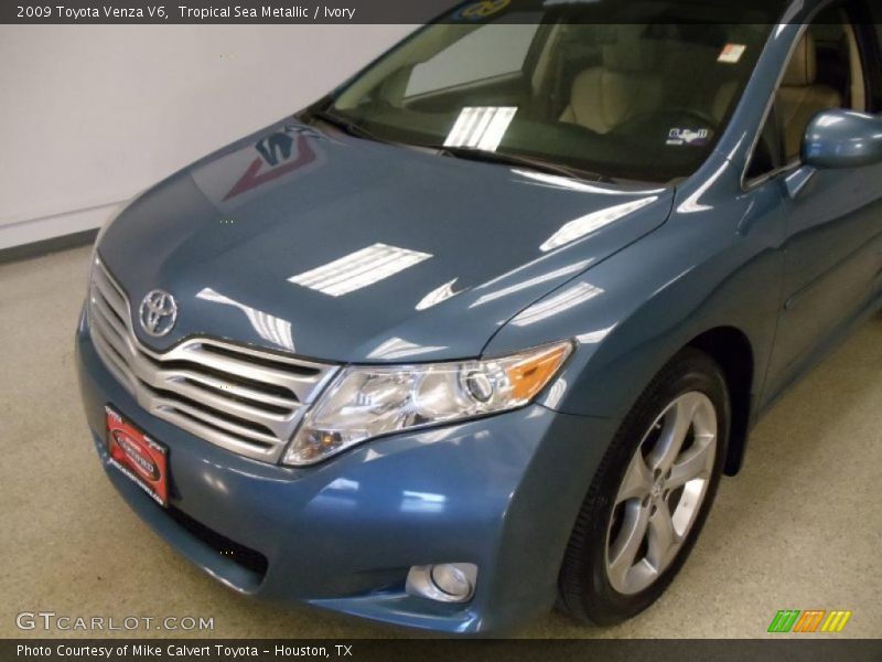 Tropical Sea Metallic / Ivory 2009 Toyota Venza V6
