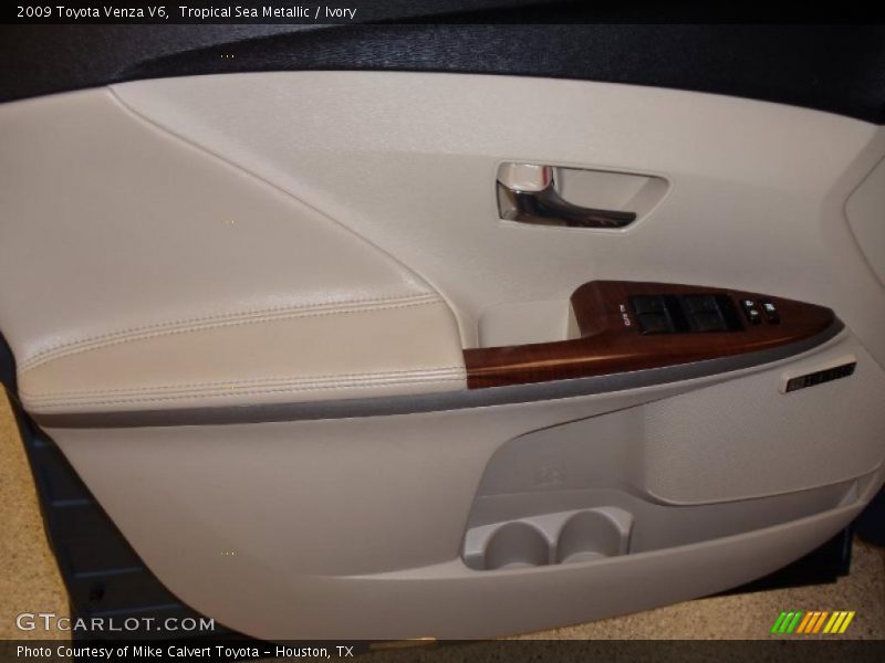 Tropical Sea Metallic / Ivory 2009 Toyota Venza V6