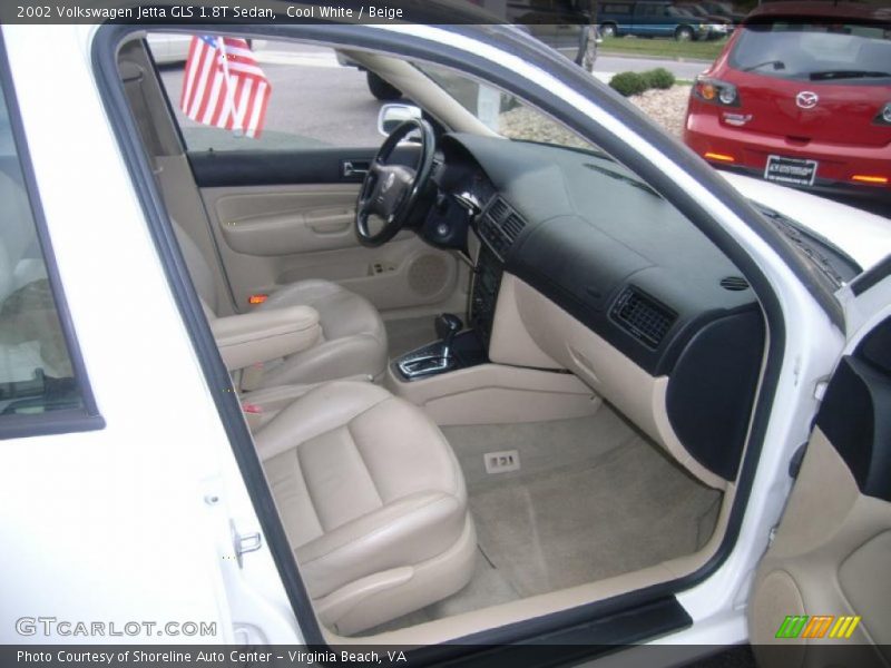 Cool White / Beige 2002 Volkswagen Jetta GLS 1.8T Sedan