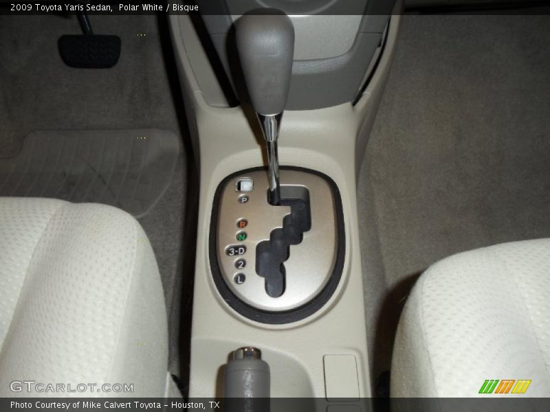 Polar White / Bisque 2009 Toyota Yaris Sedan