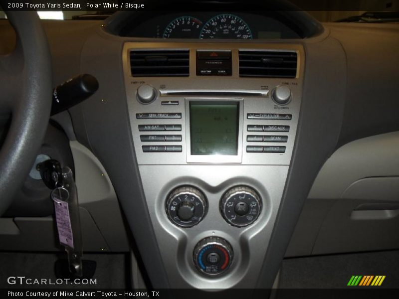Polar White / Bisque 2009 Toyota Yaris Sedan