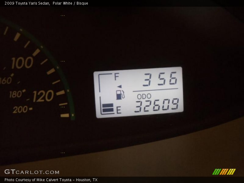 Polar White / Bisque 2009 Toyota Yaris Sedan