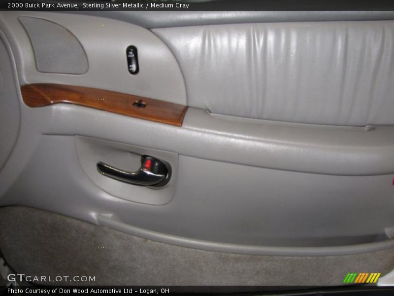 Sterling Silver Metallic / Medium Gray 2000 Buick Park Avenue