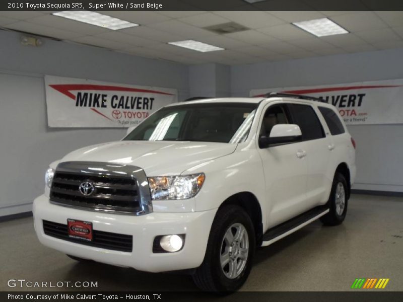 Super White / Sand Beige 2010 Toyota Sequoia SR5