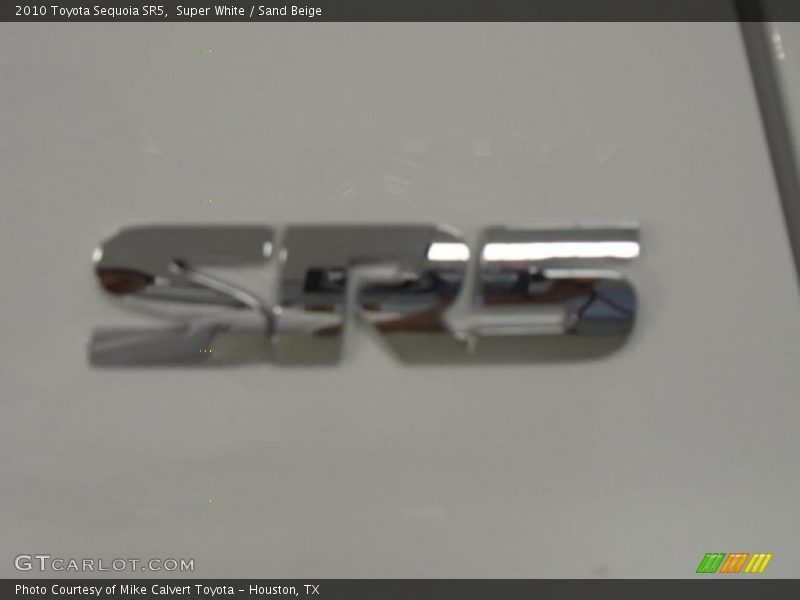 Super White / Sand Beige 2010 Toyota Sequoia SR5