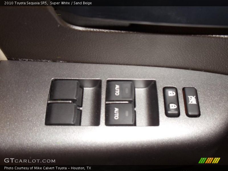 Super White / Sand Beige 2010 Toyota Sequoia SR5