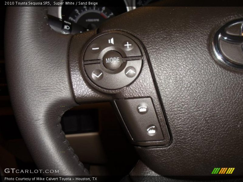 Super White / Sand Beige 2010 Toyota Sequoia SR5