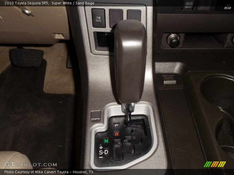 Super White / Sand Beige 2010 Toyota Sequoia SR5