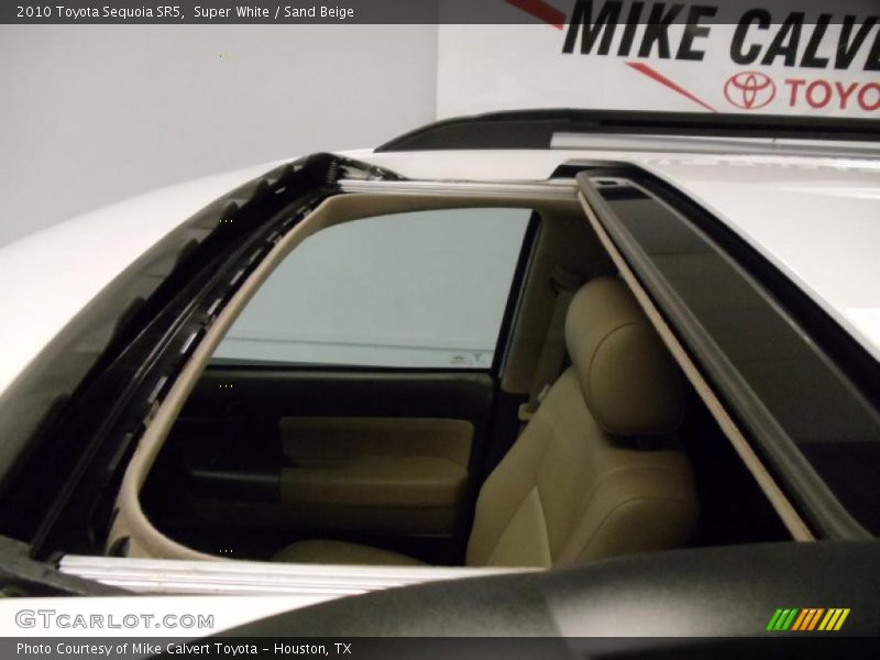 Super White / Sand Beige 2010 Toyota Sequoia SR5