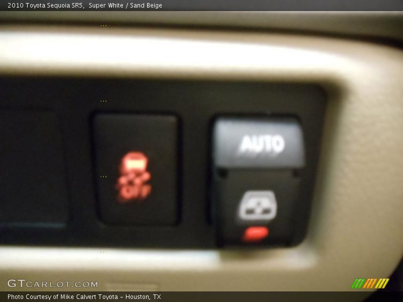 Super White / Sand Beige 2010 Toyota Sequoia SR5