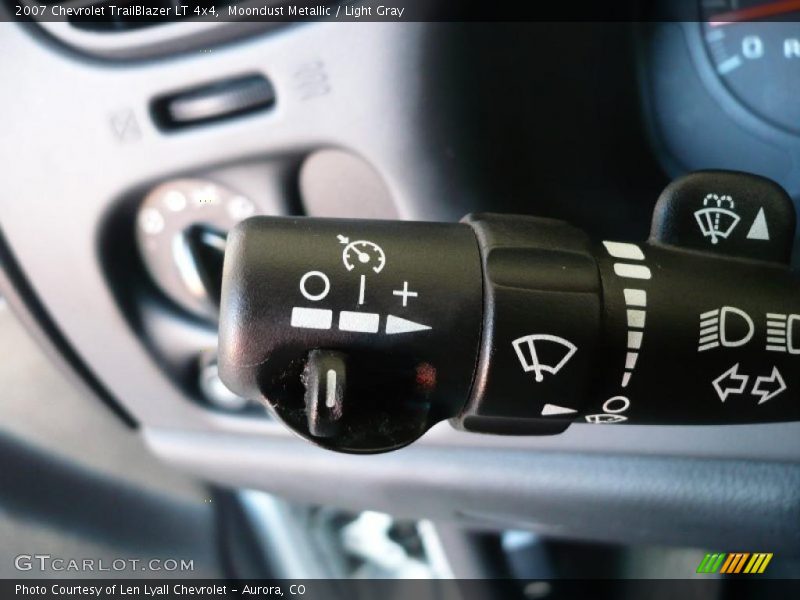 Moondust Metallic / Light Gray 2007 Chevrolet TrailBlazer LT 4x4