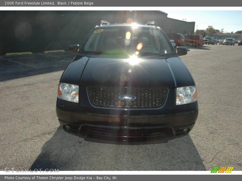Black / Pebble Beige 2006 Ford Freestyle Limited