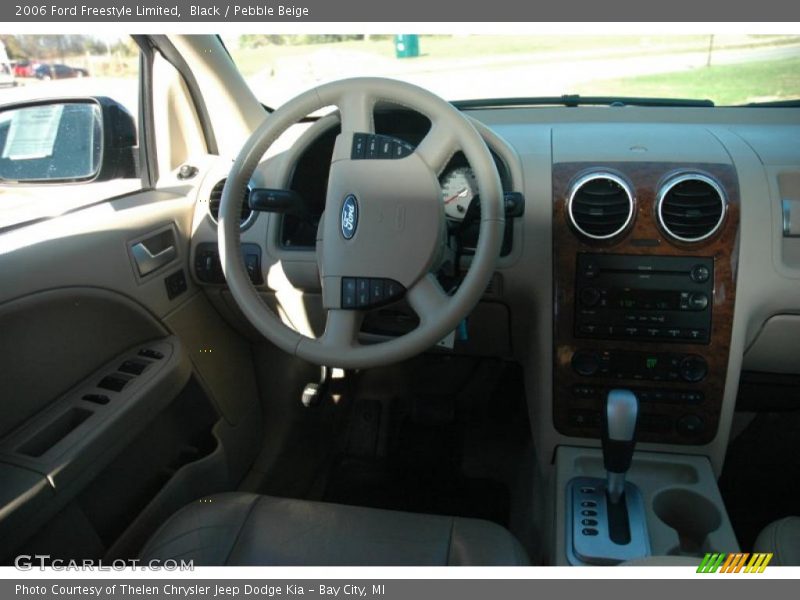Black / Pebble Beige 2006 Ford Freestyle Limited