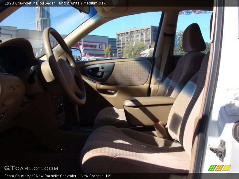 Bright White / Medium Oak 1998 Chevrolet Malibu Sedan