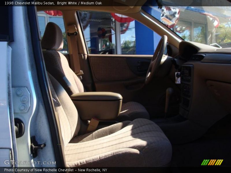 Bright White / Medium Oak 1998 Chevrolet Malibu Sedan