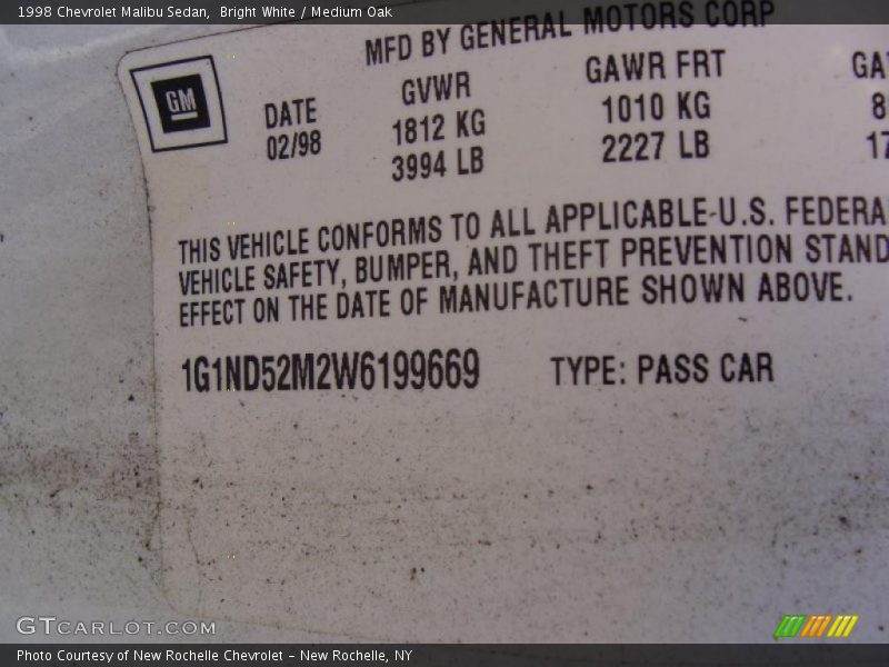 Bright White / Medium Oak 1998 Chevrolet Malibu Sedan