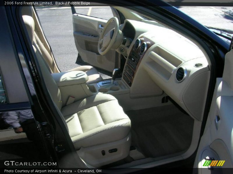  2006 Freestyle Limited Pebble Beige Interior