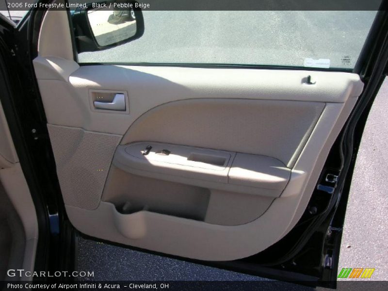 Black / Pebble Beige 2006 Ford Freestyle Limited