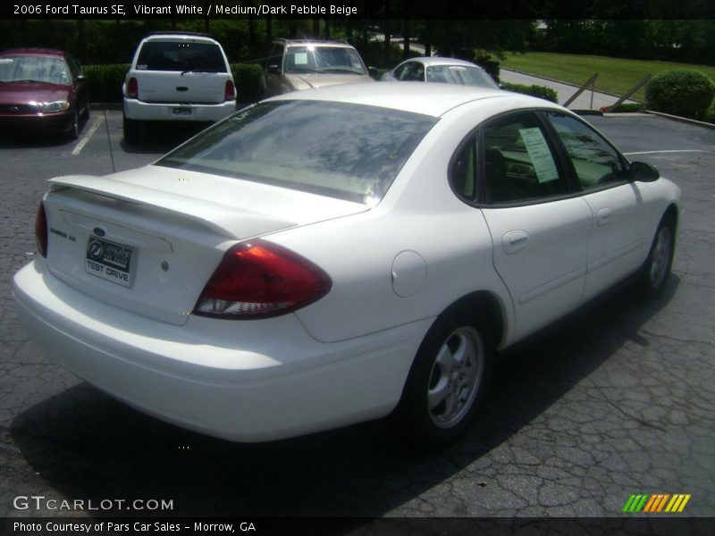 Vibrant White / Medium/Dark Pebble Beige 2006 Ford Taurus SE