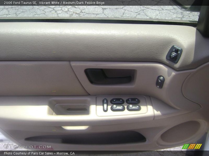 Vibrant White / Medium/Dark Pebble Beige 2006 Ford Taurus SE