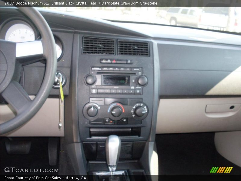Brilliant Black Crystal Pearl / Dark Slate Gray/Light Graystone 2007 Dodge Magnum SE