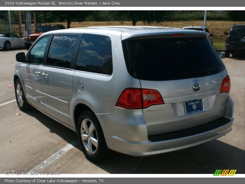 Mercury Sliver Metallic / Aero Grey 2009 Volkswagen Routan SE