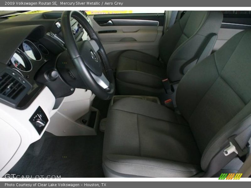 Mercury Sliver Metallic / Aero Grey 2009 Volkswagen Routan SE
