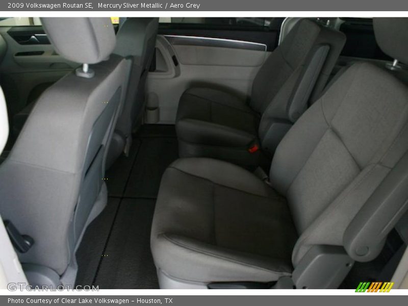 Mercury Sliver Metallic / Aero Grey 2009 Volkswagen Routan SE