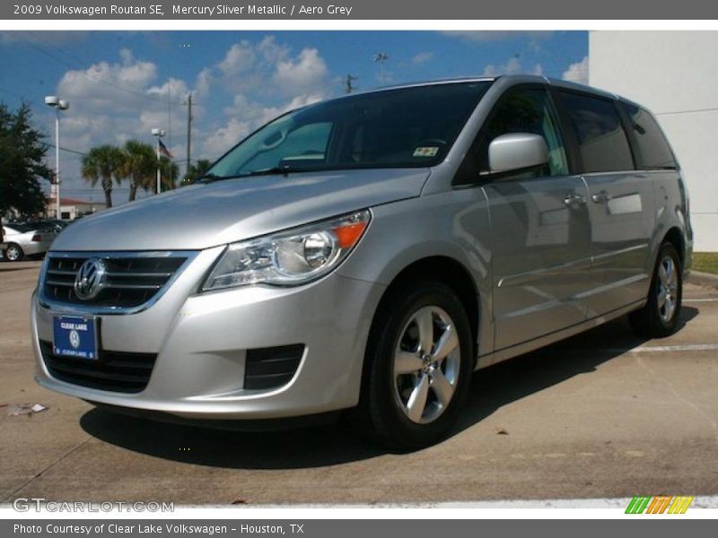 Mercury Sliver Metallic / Aero Grey 2009 Volkswagen Routan SE