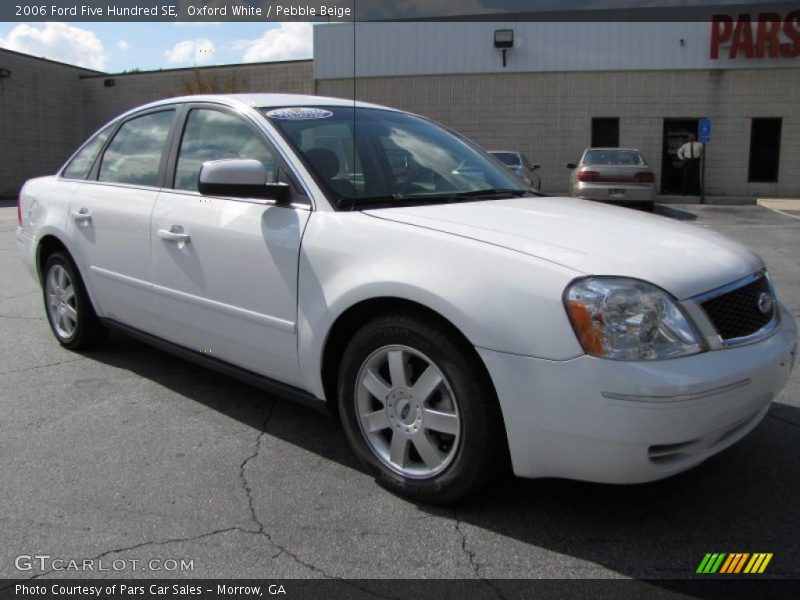 Oxford White / Pebble Beige 2006 Ford Five Hundred SE