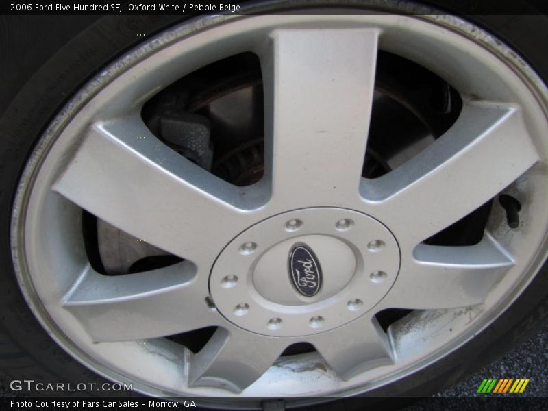 Oxford White / Pebble Beige 2006 Ford Five Hundred SE