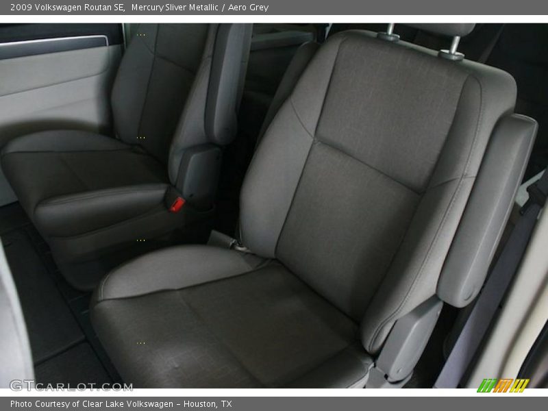 Mercury Sliver Metallic / Aero Grey 2009 Volkswagen Routan SE