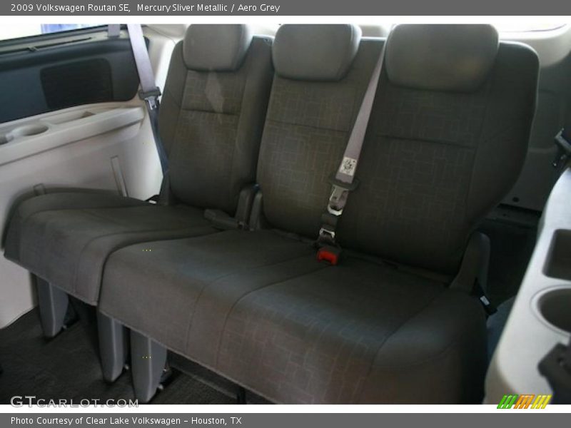 Mercury Sliver Metallic / Aero Grey 2009 Volkswagen Routan SE