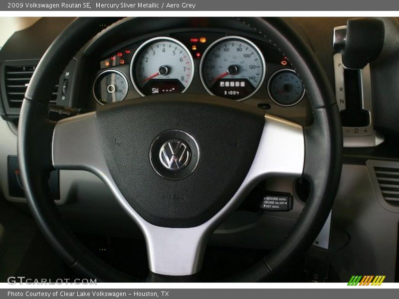 Mercury Sliver Metallic / Aero Grey 2009 Volkswagen Routan SE