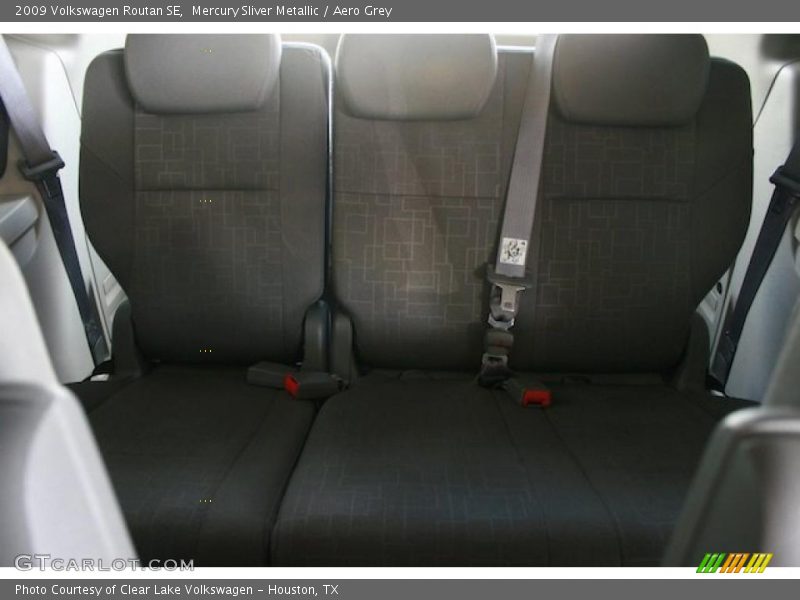 Mercury Sliver Metallic / Aero Grey 2009 Volkswagen Routan SE