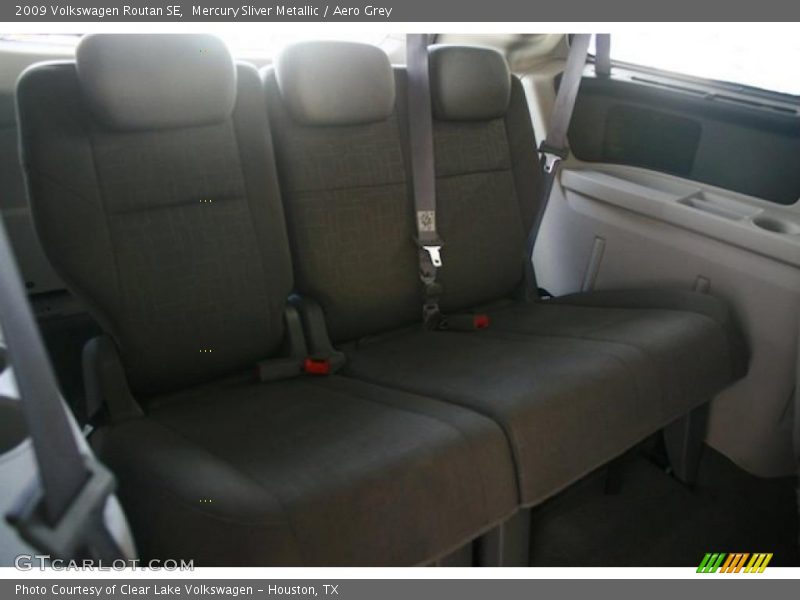 Mercury Sliver Metallic / Aero Grey 2009 Volkswagen Routan SE