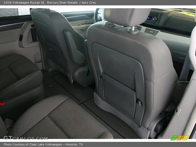 Mercury Sliver Metallic / Aero Grey 2009 Volkswagen Routan SE