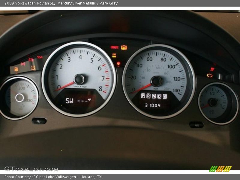 Mercury Sliver Metallic / Aero Grey 2009 Volkswagen Routan SE