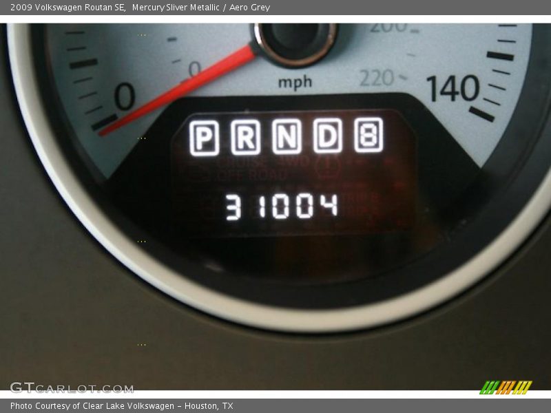 Mercury Sliver Metallic / Aero Grey 2009 Volkswagen Routan SE
