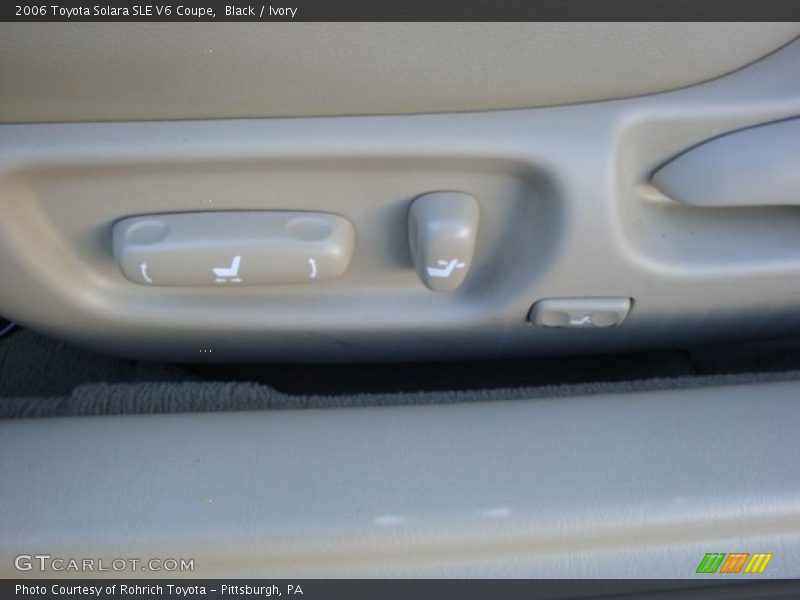 Black / Ivory 2006 Toyota Solara SLE V6 Coupe