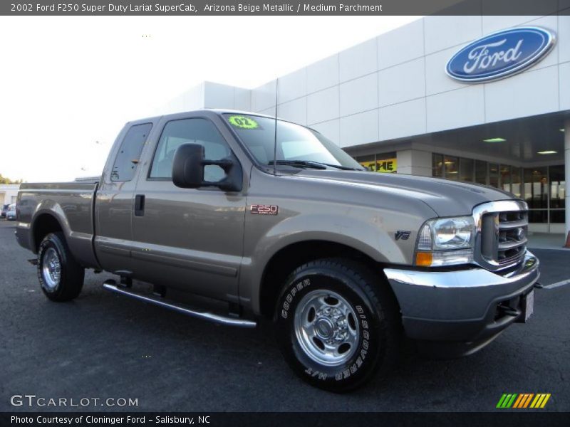 Arizona Beige Metallic / Medium Parchment 2002 Ford F250 Super Duty Lariat SuperCab