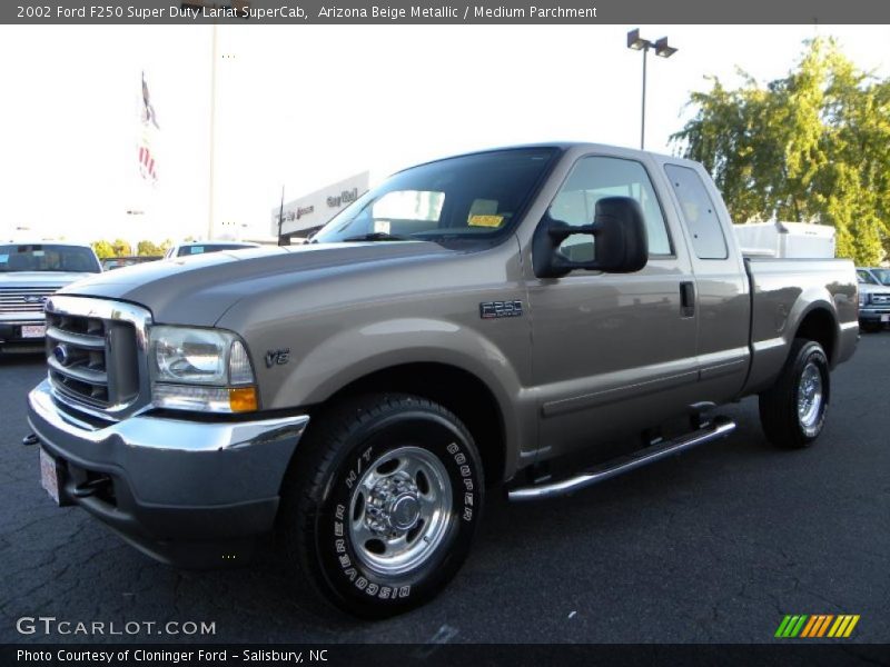 Arizona Beige Metallic / Medium Parchment 2002 Ford F250 Super Duty Lariat SuperCab