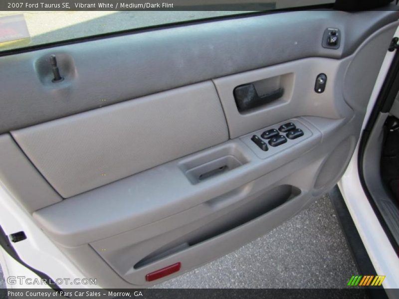 Vibrant White / Medium/Dark Flint 2007 Ford Taurus SE