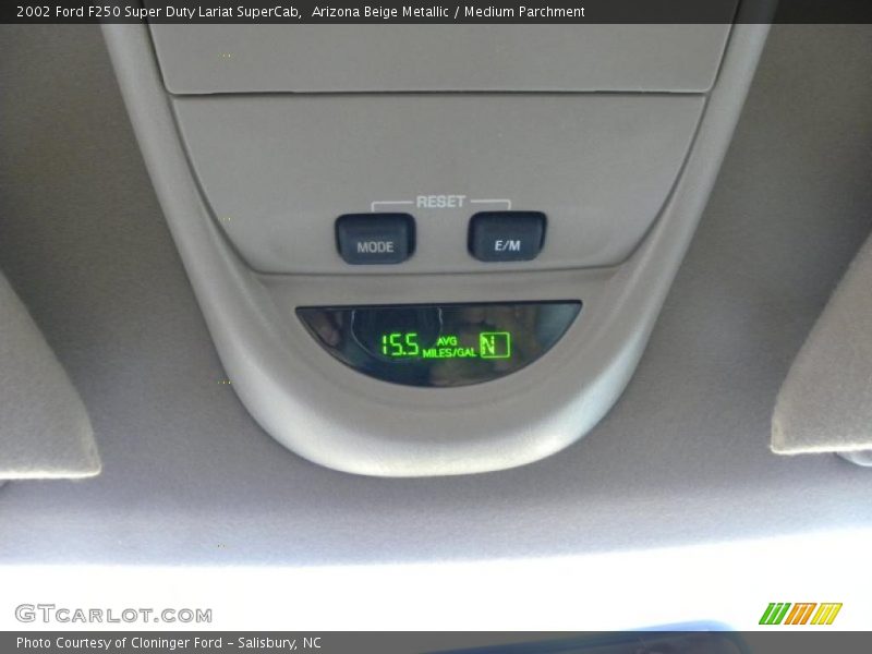 Arizona Beige Metallic / Medium Parchment 2002 Ford F250 Super Duty Lariat SuperCab