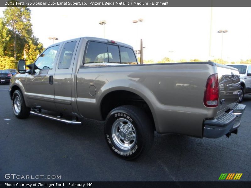Arizona Beige Metallic / Medium Parchment 2002 Ford F250 Super Duty Lariat SuperCab