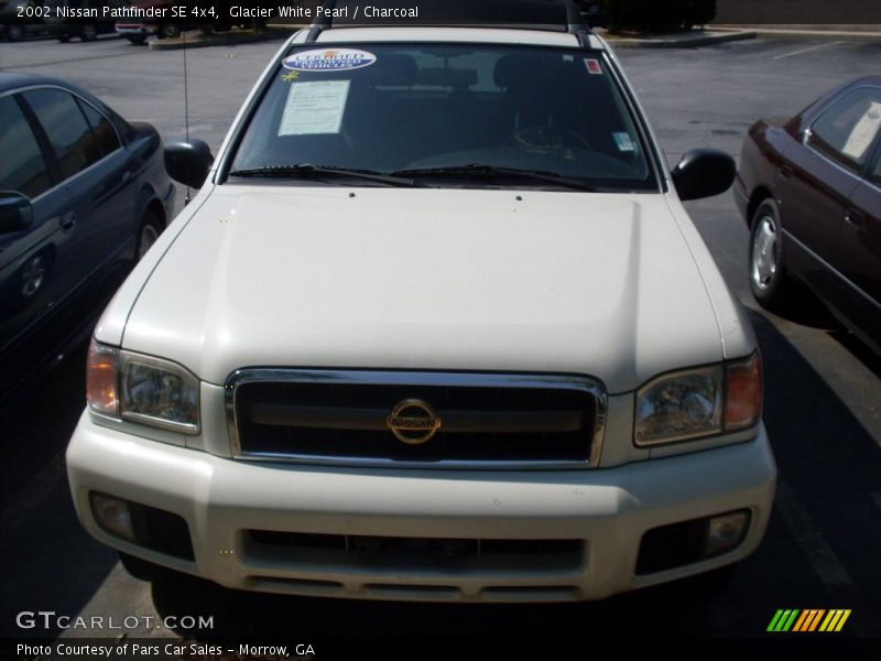 Glacier White Pearl / Charcoal 2002 Nissan Pathfinder SE 4x4