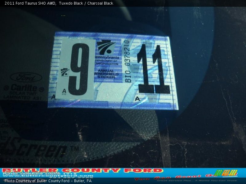 Tuxedo Black / Charcoal Black 2011 Ford Taurus SHO AWD